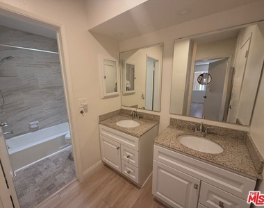 5651 Sumner Way - Photo Thumbnail 14