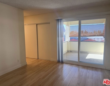5651 Sumner Way - Photo Thumbnail 16