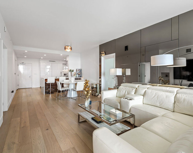 13700 Marina Pointe Drive - Photo Thumbnail 9