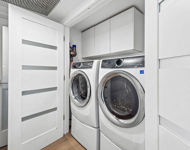 13700 Marina Pointe Drive - Photo Thumbnail 18