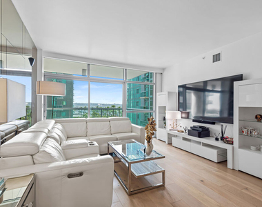 13700 Marina Pointe Drive - Photo Thumbnail 5