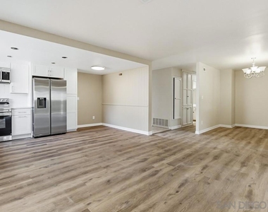 6390 Belle Glade Ave - Photo Thumbnail 10