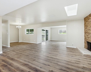 6390 Belle Glade Ave - Photo Thumbnail 4