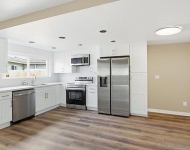 6390 Belle Glade Ave - Photo Thumbnail 8