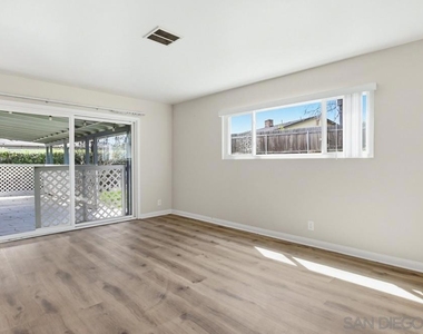 6390 Belle Glade Ave - Photo Thumbnail 13