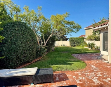 2108 Sea Village Circle - Photo Thumbnail 27