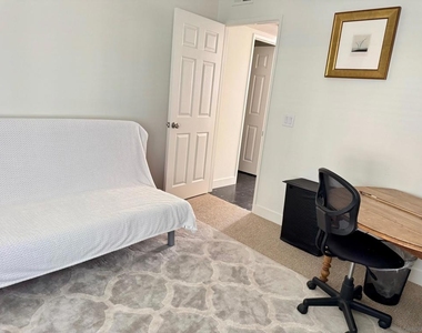 2108 Sea Village Circle - Photo Thumbnail 9