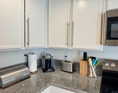 2108 Sea Village Circle - Photo Thumbnail 7