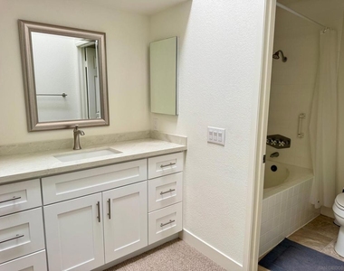 2108 Sea Village Circle - Photo Thumbnail 21