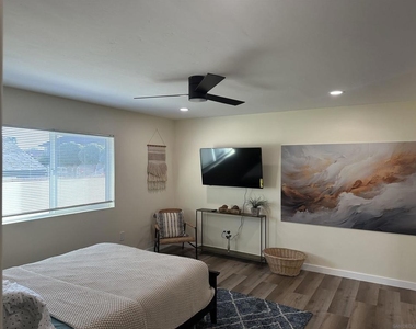 130 Rosemary Place - Photo Thumbnail 17