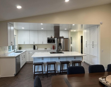 130 Rosemary Place - Photo Thumbnail 3