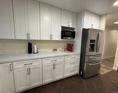 130 Rosemary Place - Photo Thumbnail 2