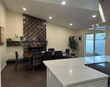 130 Rosemary Place - Photo Thumbnail 4