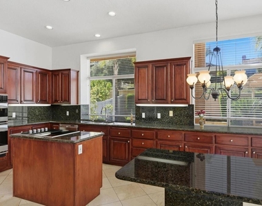 17964 Pueblo Vista Ln - Photo Thumbnail 10