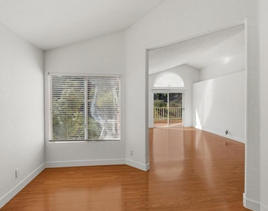 17964 Pueblo Vista Ln - Photo Thumbnail 22