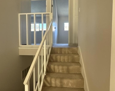 1418 Ramona Drive - Photo Thumbnail 10