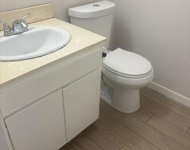 1418 Ramona Drive - Photo Thumbnail 7