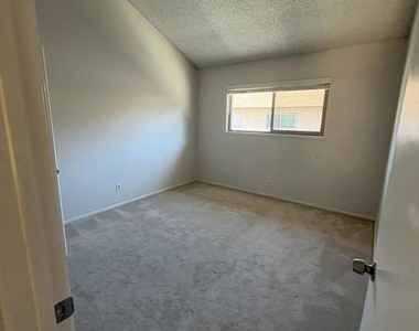 1418 Ramona Drive - Photo Thumbnail 12
