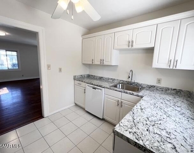 5930 Hesperia Avenue - Photo Thumbnail 6