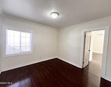 5930 Hesperia Avenue - Photo Thumbnail 14