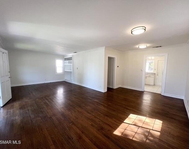 5930 Hesperia Avenue - Photo Thumbnail 3