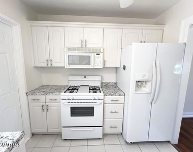 5930 Hesperia Avenue - Photo Thumbnail 7