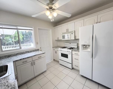 5930 Hesperia Avenue - Photo Thumbnail 4