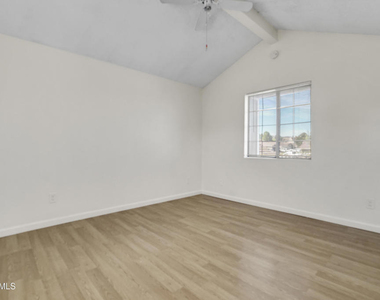 160 Birchwood Street - Photo Thumbnail 17