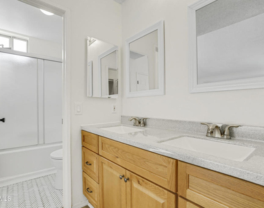 160 Birchwood Street - Photo Thumbnail 15