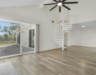 160 Birchwood Street - Photo Thumbnail 4