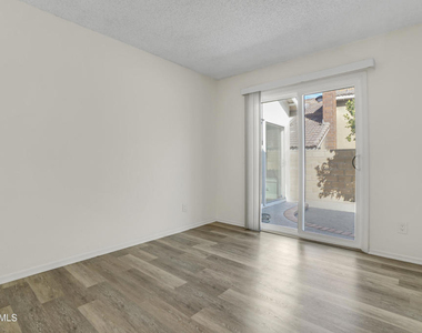 160 Birchwood Street - Photo Thumbnail 11