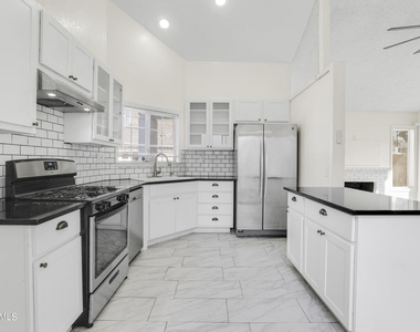 160 Birchwood Street - Photo Thumbnail 5