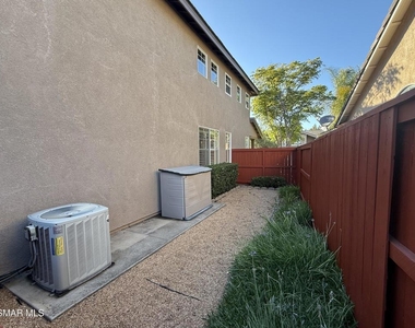 424 Knollwood Drive - Photo Thumbnail 17