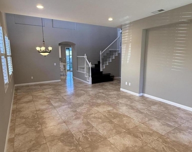 424 Knollwood Drive - Photo Thumbnail 1