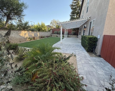 424 Knollwood Drive - Photo Thumbnail 16