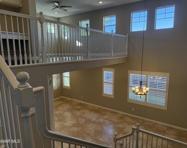 424 Knollwood Drive - Photo Thumbnail 6