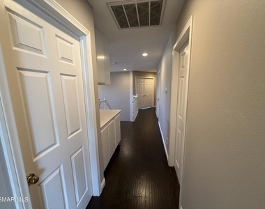424 Knollwood Drive - Photo Thumbnail 10
