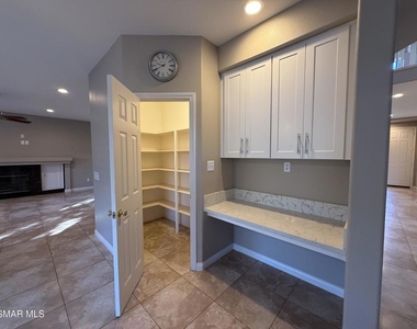 424 Knollwood Drive - Photo Thumbnail 4