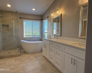 424 Knollwood Drive - Photo Thumbnail 9