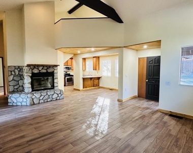 54315 Pine Crest Avenue - Photo Thumbnail 3