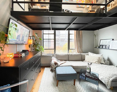 9 Marcus Garvey Boulevard - Photo Thumbnail 3