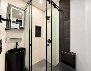  East 58th Street - Photo Thumbnail 6