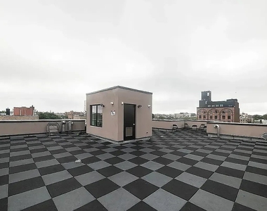 East 28th Street - Photo Thumbnail 10
