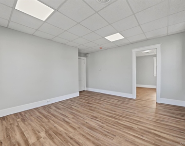 18 Chestnut Street - Photo Thumbnail 11