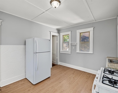 18 Chestnut Street - Photo Thumbnail 9