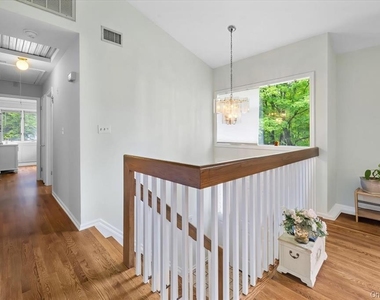 60 Smith Hill Road - Photo Thumbnail 9