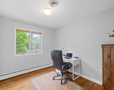 60 Smith Hill Road - Photo Thumbnail 10