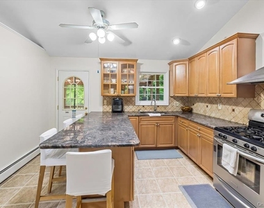 60 Smith Hill Road - Photo Thumbnail 8