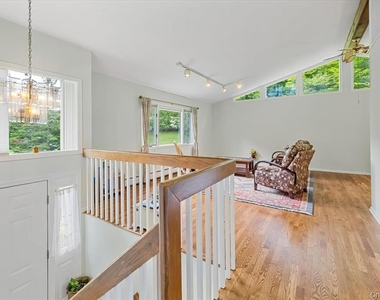 60 Smith Hill Road - Photo Thumbnail 2