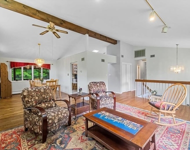 60 Smith Hill Road - Photo Thumbnail 4